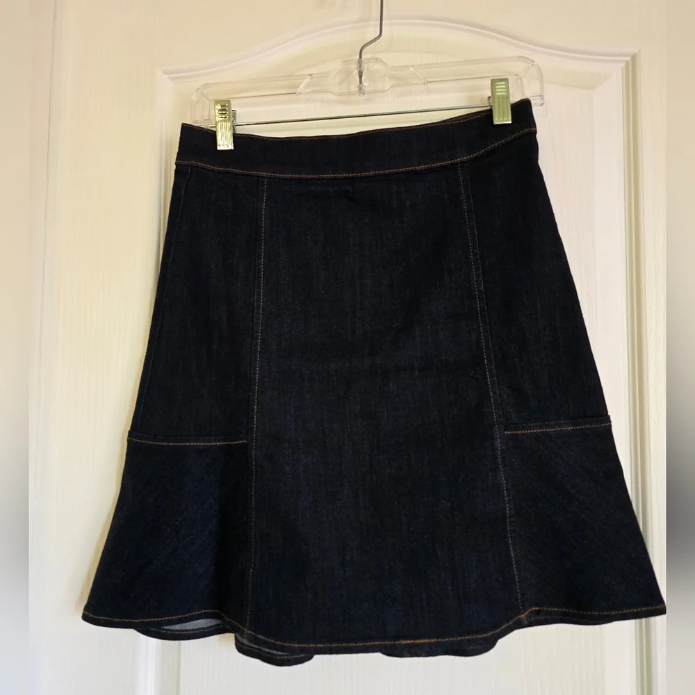 EUC Ann Taylor Dark Wash Fit & Flare Denim Skirt, 4P - Picture 3 of 8